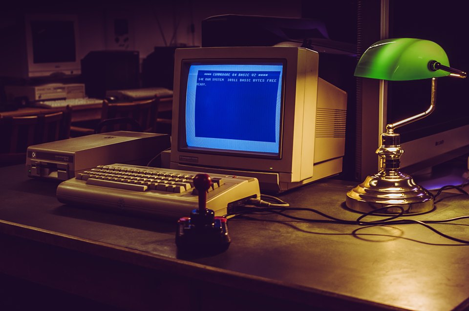 Sammlung_retro-pcs_commodore-64_001